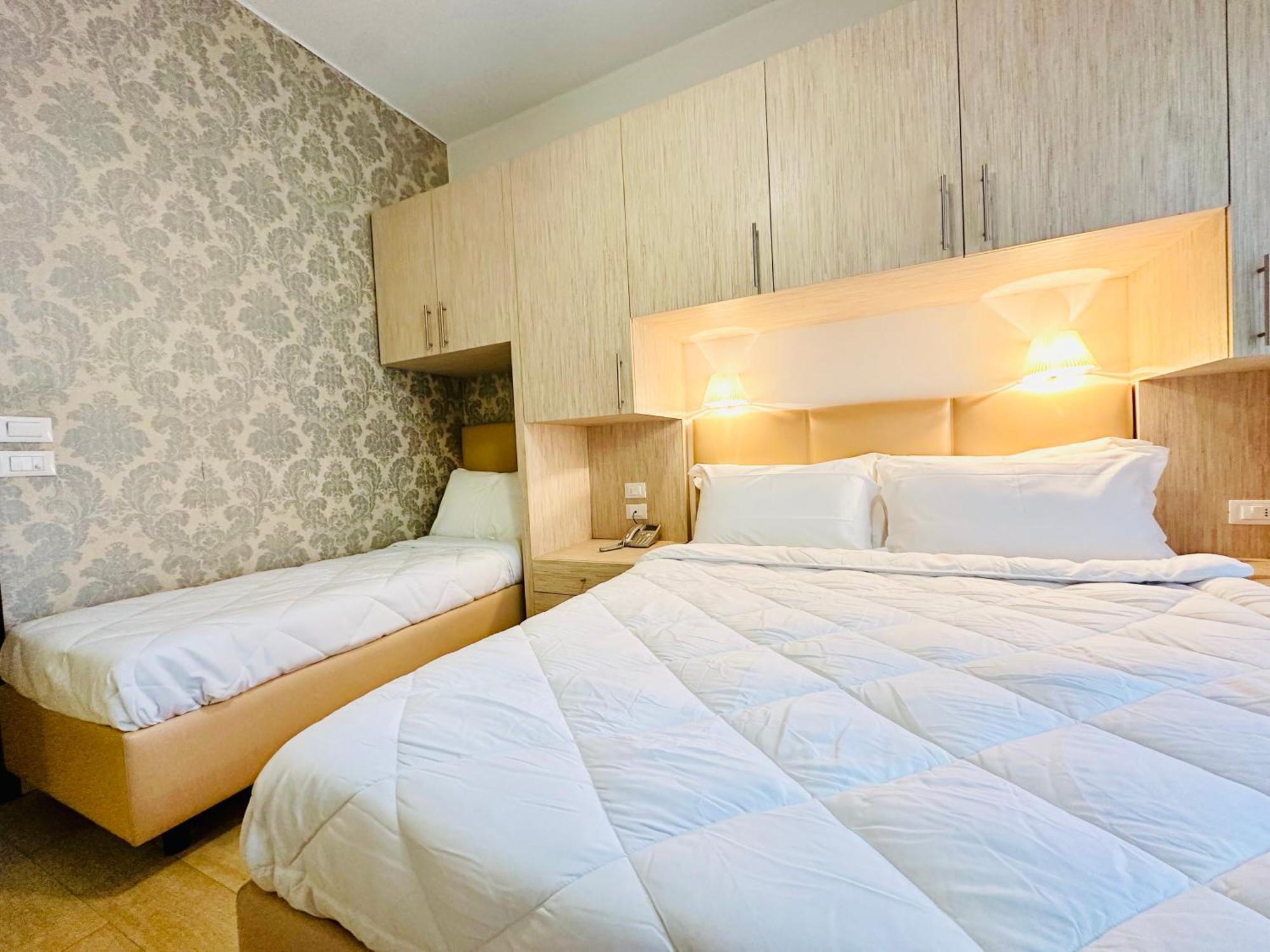 Hotel Miramare - Spa & Suites - Free Breakfast & Brunch Until 13-00 Cervia Quarto foto