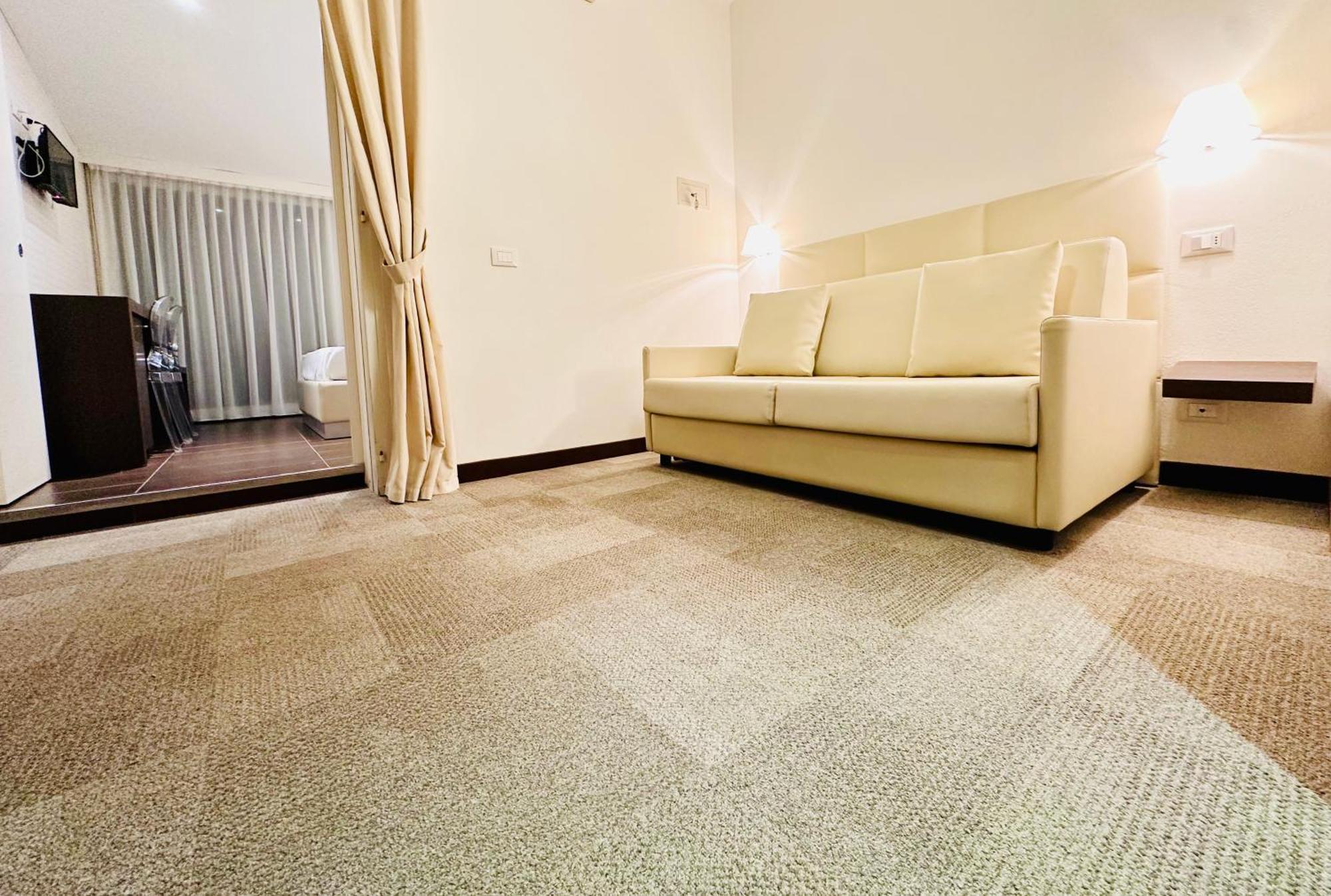 Hotel Miramare - Spa & Suites - Free Breakfast & Brunch Until 13-00 Cervia Quarto foto